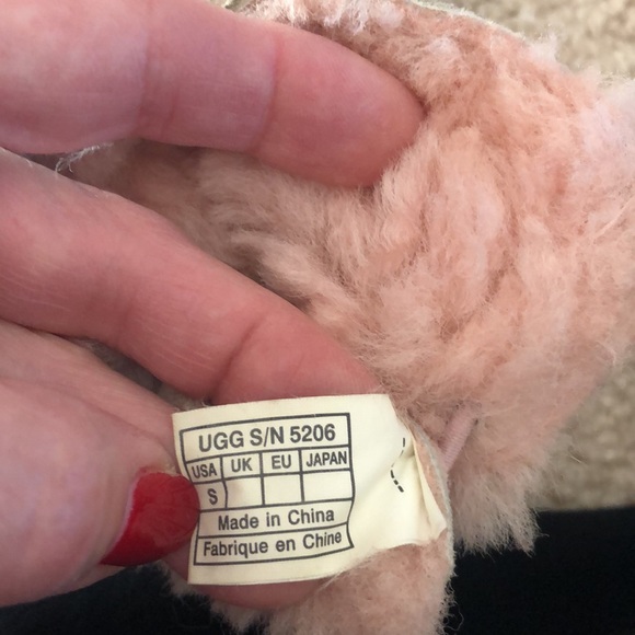 Pink Uggs size small - Picture 7 of 7
